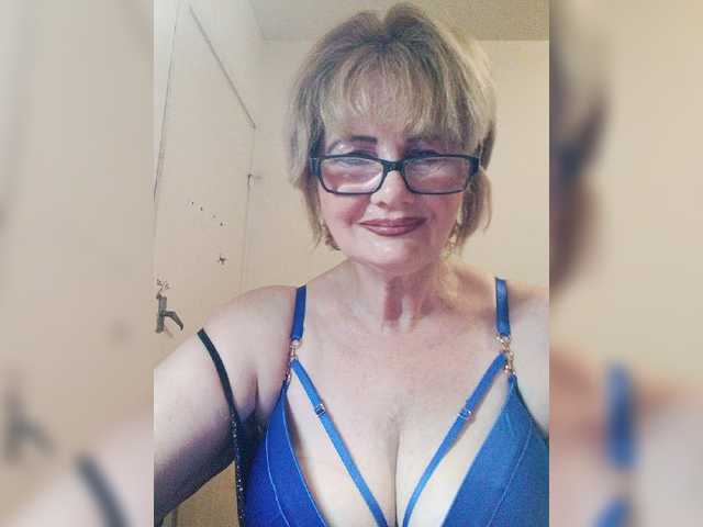 KASANDRABOLOSHKA live cam on BongaCams