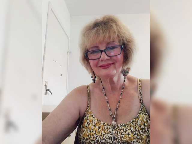 KASANDRABOLOSHKA live cam on BongaCams