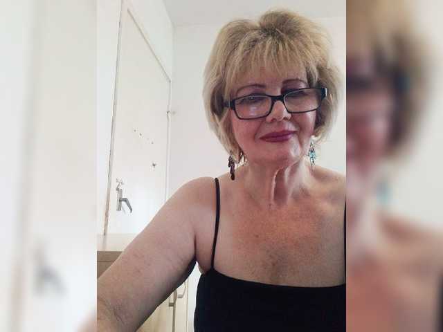 KASANDRABOLOSHKA live cam on BongaCams