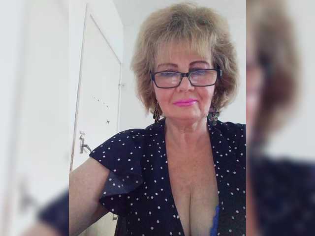 KASANDRABOLOSHKA live cam on BongaCams