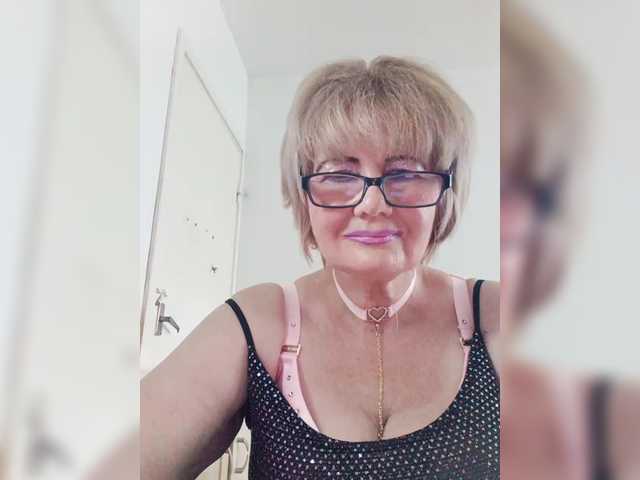 KASANDRABOLOSHKA live cam on BongaCams
