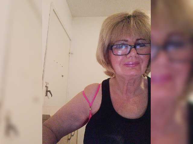 KASANDRABOLOSHKA live cam on BongaCams