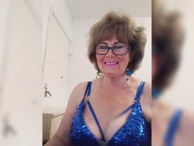 KASANDRABOLOSHKA live cam on BongaCams