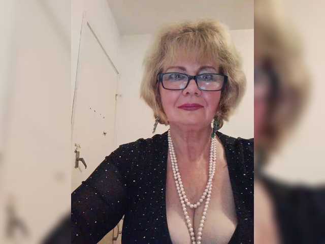 KASANDRABOLOSHKA live cam on BongaCams