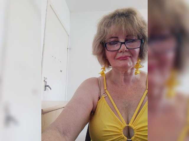 KASANDRABOLOSHKA live cam on BongaCams
