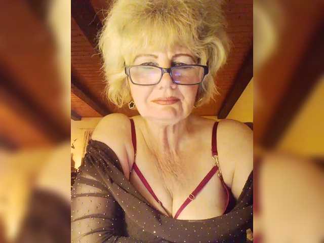 KASANDRABOLOSHKA's BongaCams show and profile