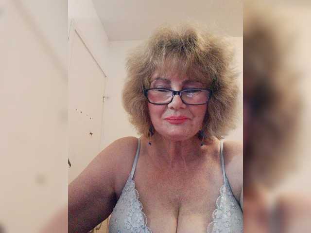 MoonGoddess live cam preview