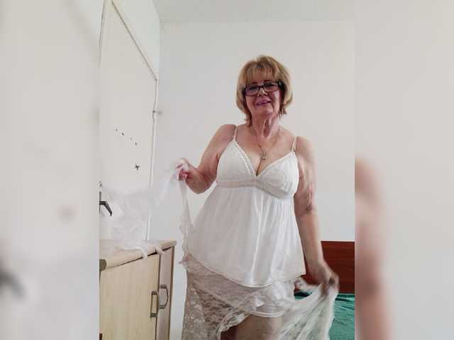 KASANDRABOLOSHKA live cam on BongaCams