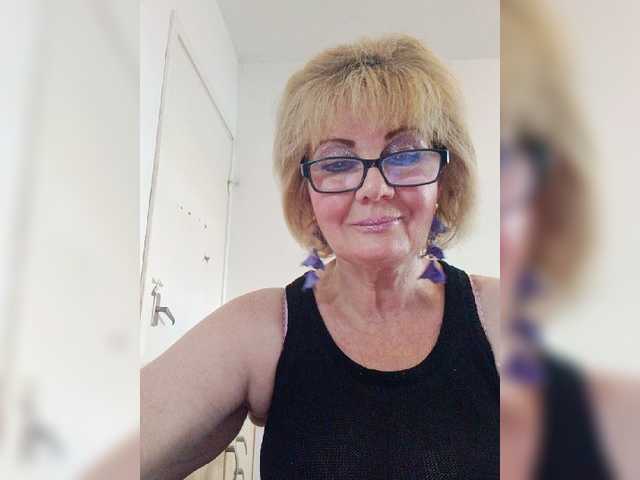 KASANDRABOLOSHKA live cam on BongaCams