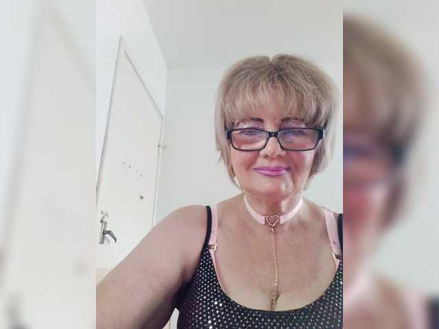KASANDRABOLOSHKA live cam on BongaCams