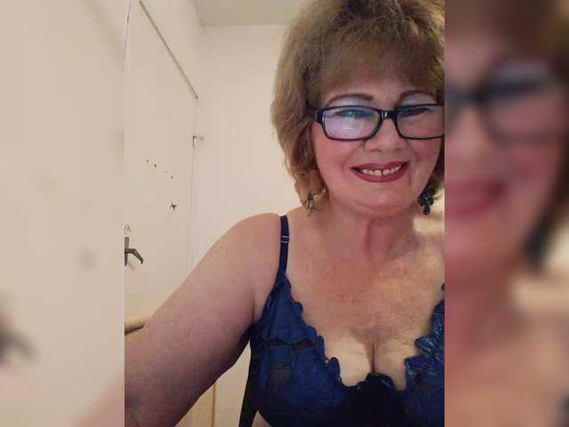 MoonGoddess live cam preview