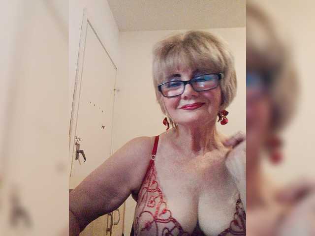 KASANDRABOLOSHKA live cam on BongaCams