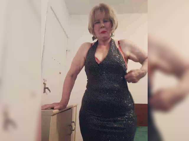 KASANDRABOLOSHKA live cam on BongaCams