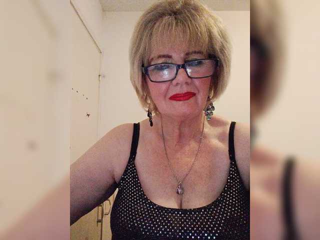KASANDRABOLOSHKA live cam on BongaCams