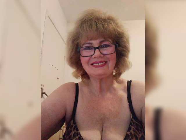 KASANDRABOLOSHKA live cam on BongaCams