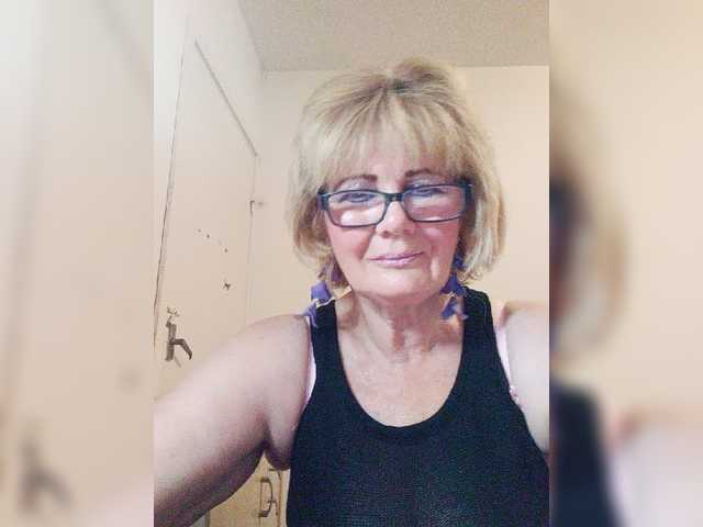 KASANDRABOLOSHKA live cam on BongaCams