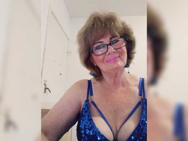 KASANDRABOLOSHKA live cam on BongaCams