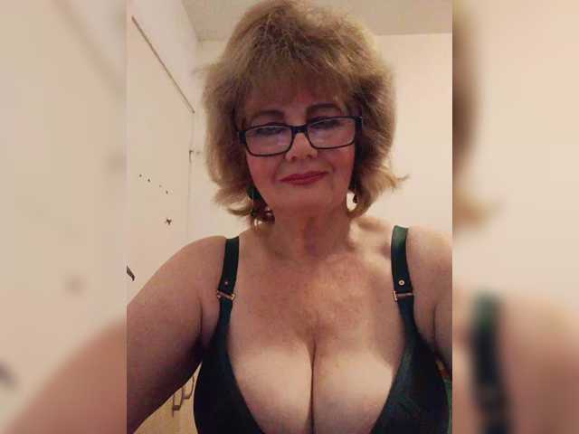 KASANDRABOLOSHKA live cam on BongaCams