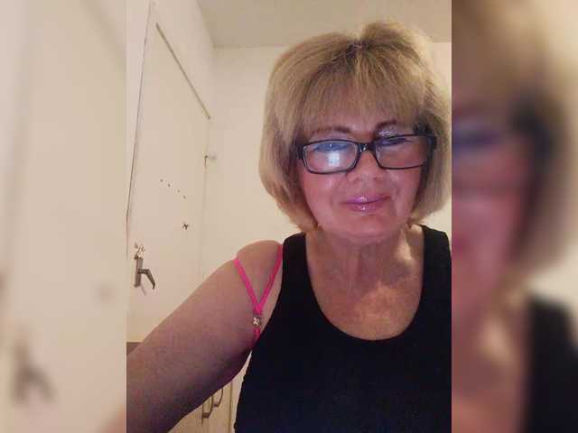 KASANDRABOLOSHKA live cam on BongaCams