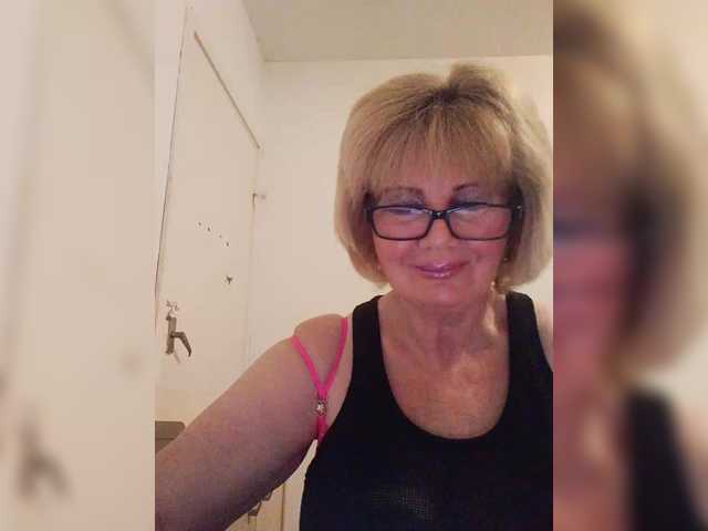 KASANDRABOLOSHKA live cam on BongaCams