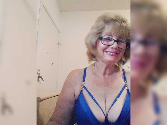 KASANDRABOLOSHKA live cam on BongaCams