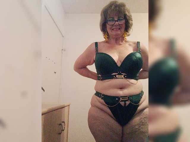 KASANDRABOLOSHKA live cam on BongaCams