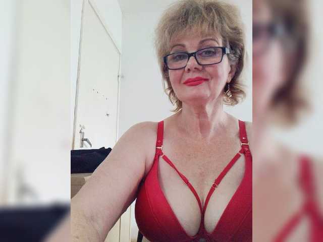 KASANDRABOLOSHKA live cam on BongaCams