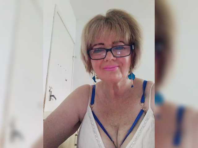 KASANDRABOLOSHKA live cam on BongaCams