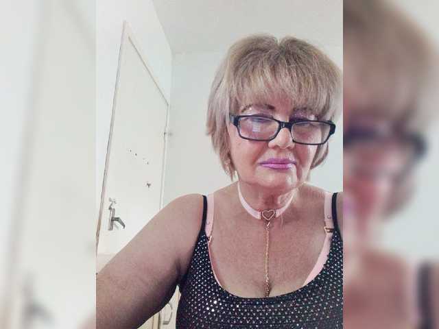 KASANDRABOLOSHKA live cam on BongaCams