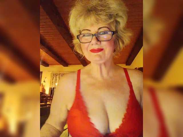 KASANDRABOLOSHKA's BongaCams show and profile