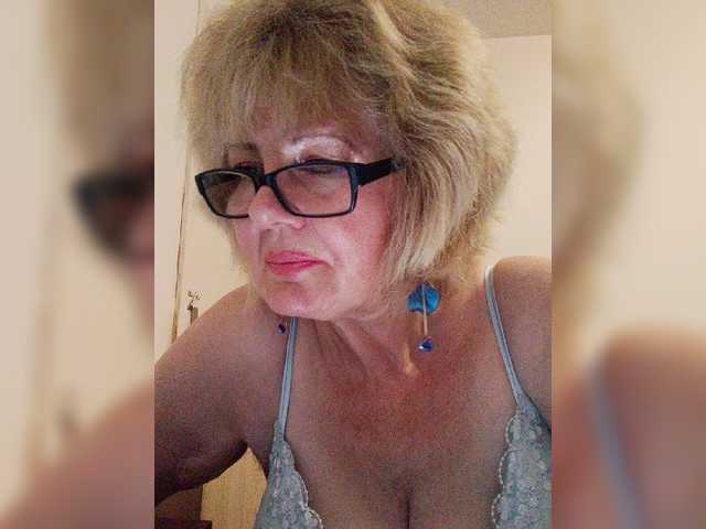 KASANDRABOLOSHKA live cam on BongaCams