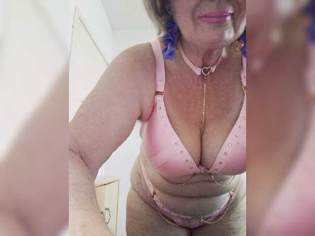 KASANDRABOLOSHKA live cam on BongaCams