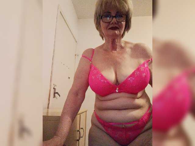 KASANDRABOLOSHKA live cam on BongaCams
