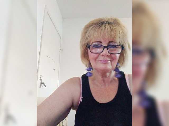 KASANDRABOLOSHKA live cam on BongaCams