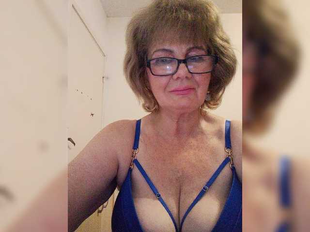 MoonGoddess live cam preview