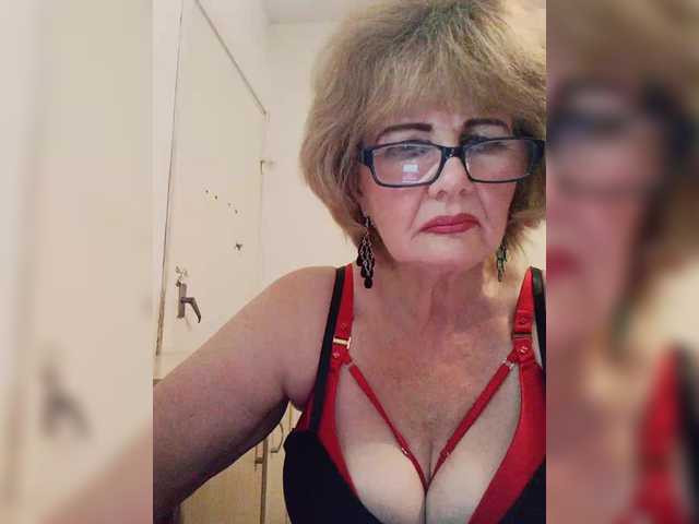 KASANDRABOLOSHKA live cam on BongaCams