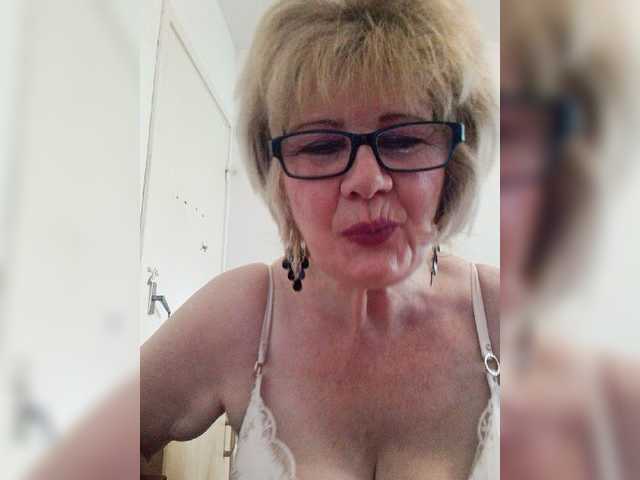 KASANDRABOLOSHKA live cam on BongaCams