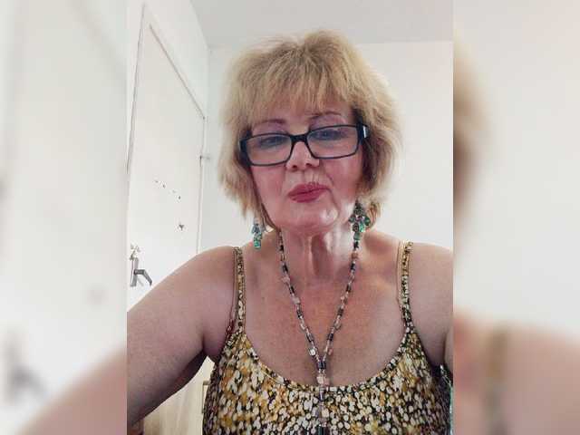 KASANDRABOLOSHKA live cam on BongaCams