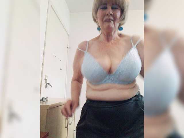 KASANDRABOLOSHKA live cam on BongaCams