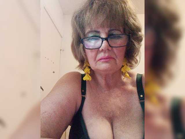 KASANDRABOLOSHKA live cam on BongaCams