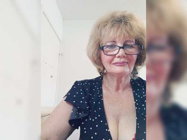 KASANDRABOLOSHKA live cam on BongaCams