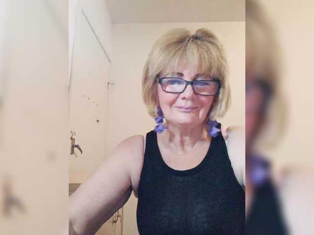 KASANDRABOLOSHKA live cam on BongaCams