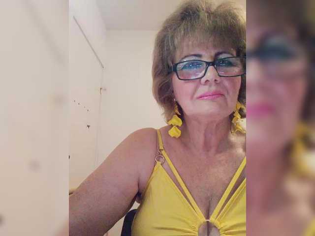 KASANDRABOLOSHKA live cam on BongaCams