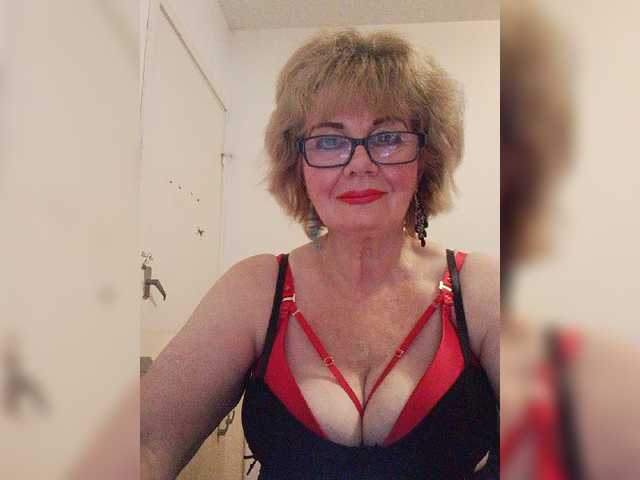 KASANDRABOLOSHKA live cam on BongaCams