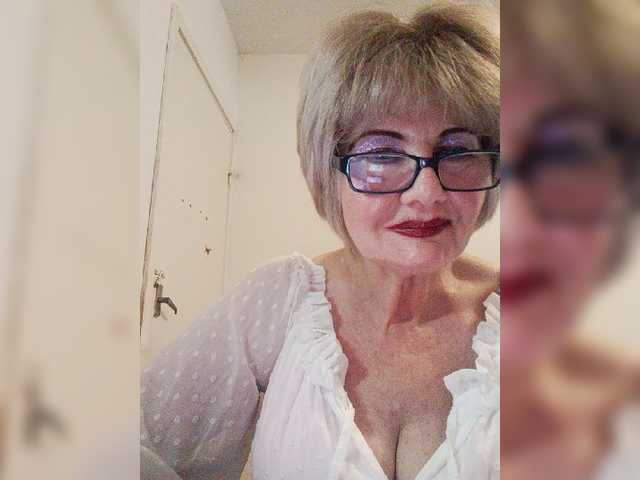 KASANDRABOLOSHKA live cam on BongaCams