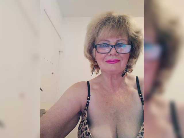 KASANDRABOLOSHKA live cam on BongaCams