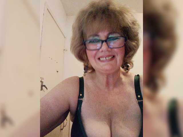 KASANDRABOLOSHKA live cam on BongaCams