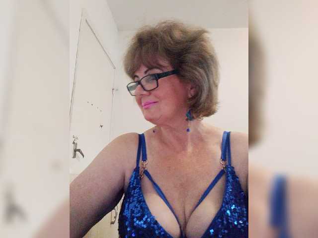 KASANDRABOLOSHKA live cam on BongaCams
