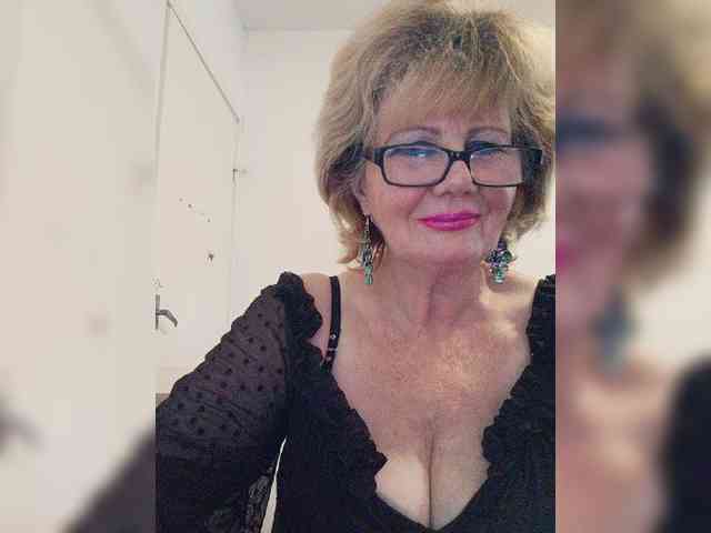 MoonGoddess webcam