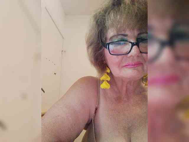 MoonGoddess webcam
